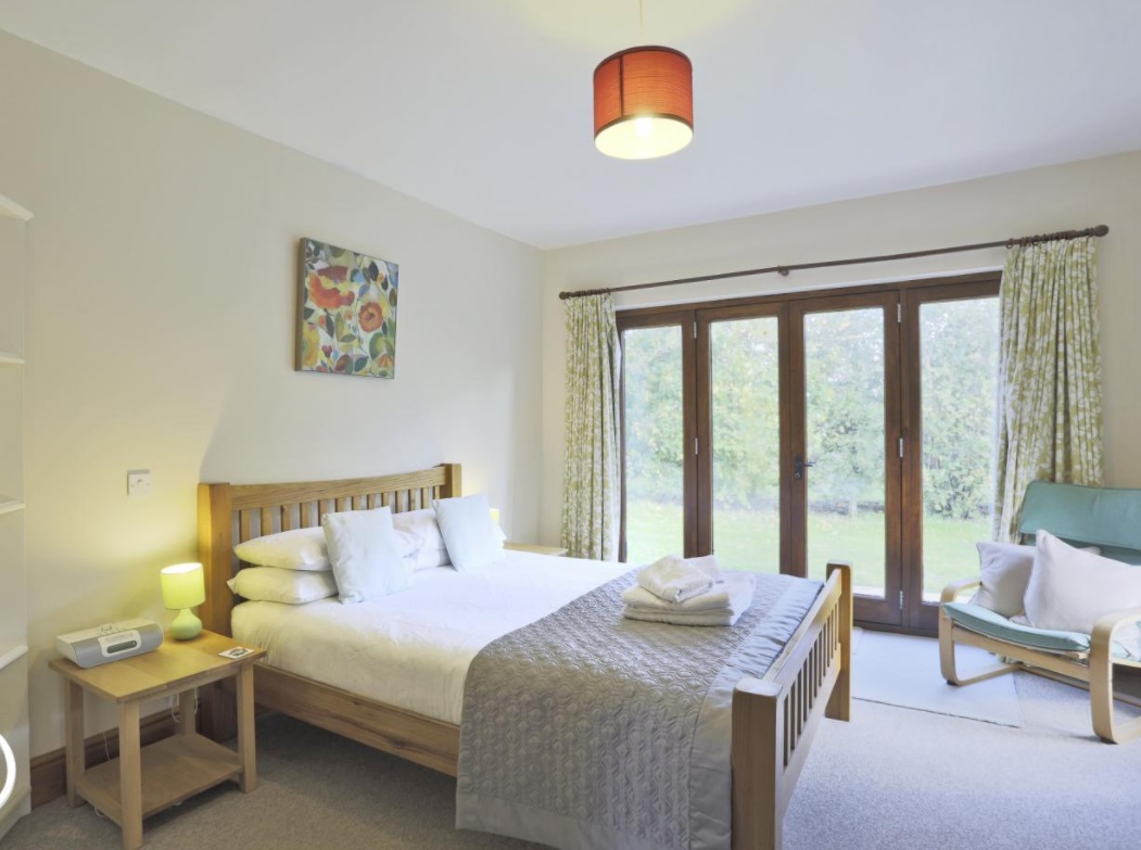 Buttercup Lodge   Main bedroom